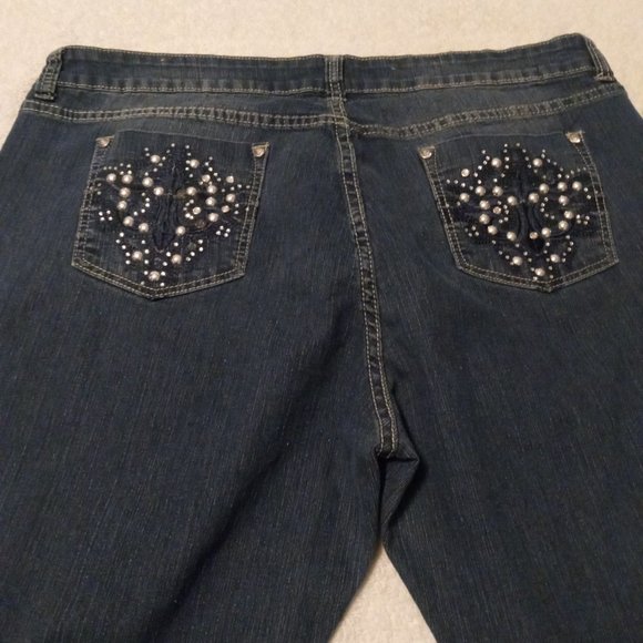 Jeans - Picture 2 of 3